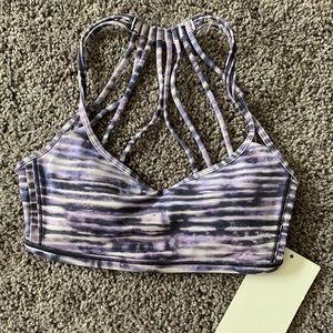 Lululemon Lighten Up Bra